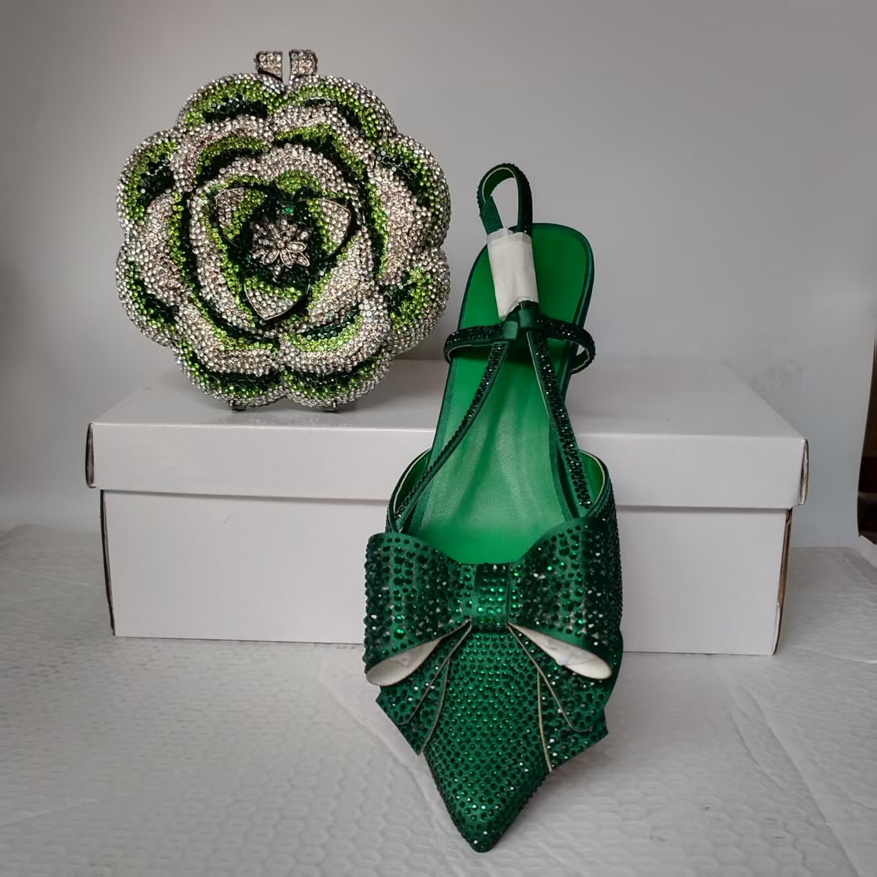 Dark Green Big Oval Gem Rhines - Slingback Heel Formal reseña y precio
