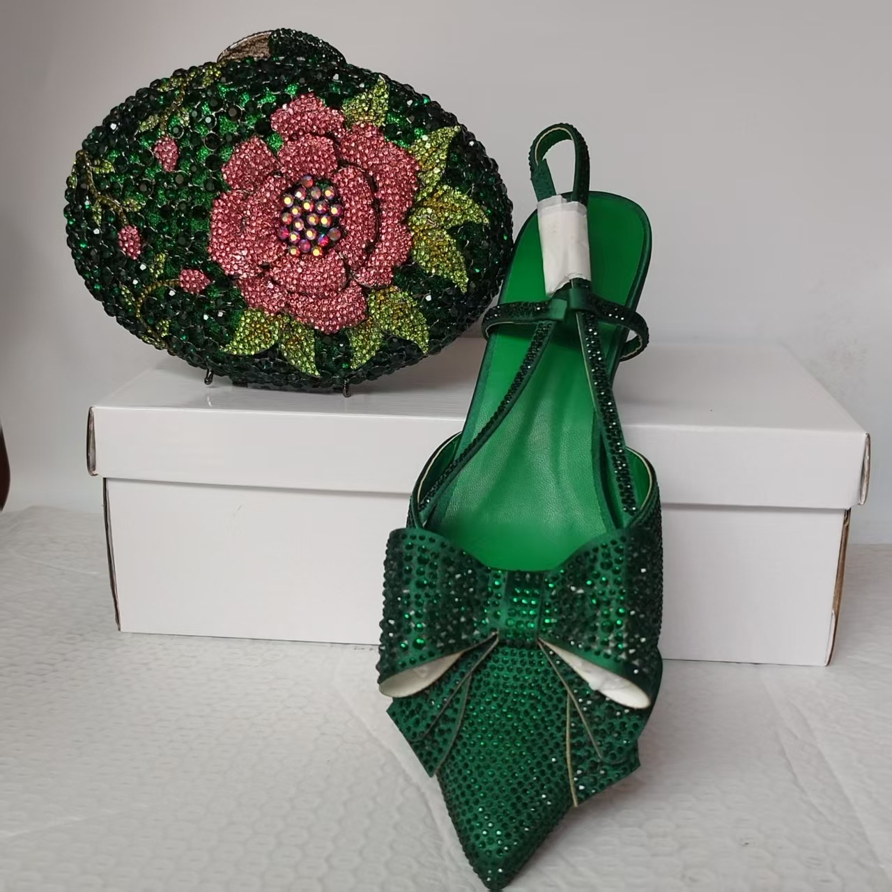 Dark Green Big Oval Gem Rhines - Slingback Heel Formal reseña y precio